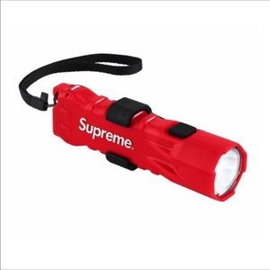 🆕 Supreme/ Pelican 3310PL Flashlight